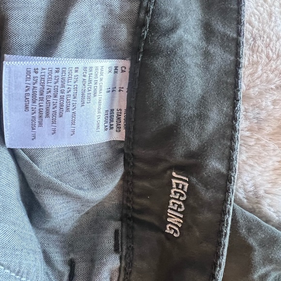 American Eagle - Super Stretch Jeggings - Size 14 - Olive Green - Picture 3 of 3